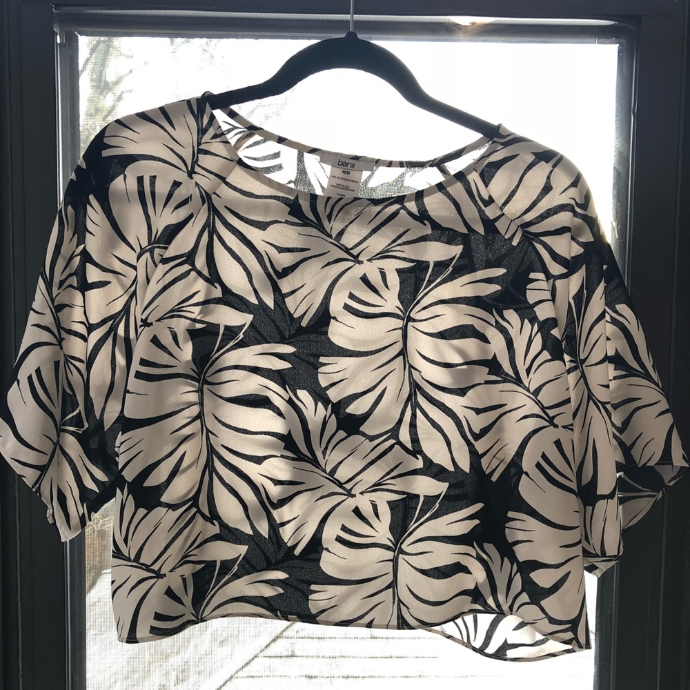 BAR III CROP TOP - BLCK AND WHITE - size medium